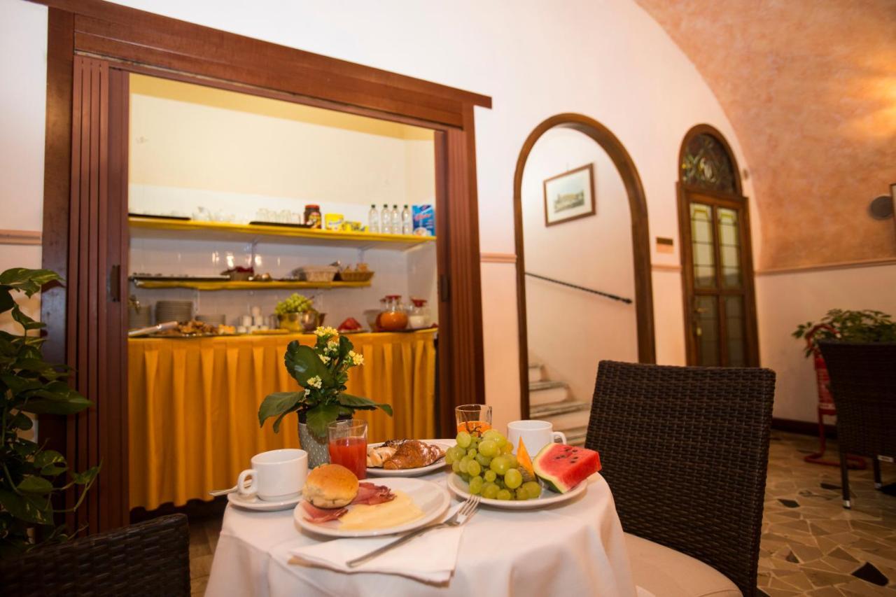 Hotel Giubileo โรม ภายนอก รูปภาพ