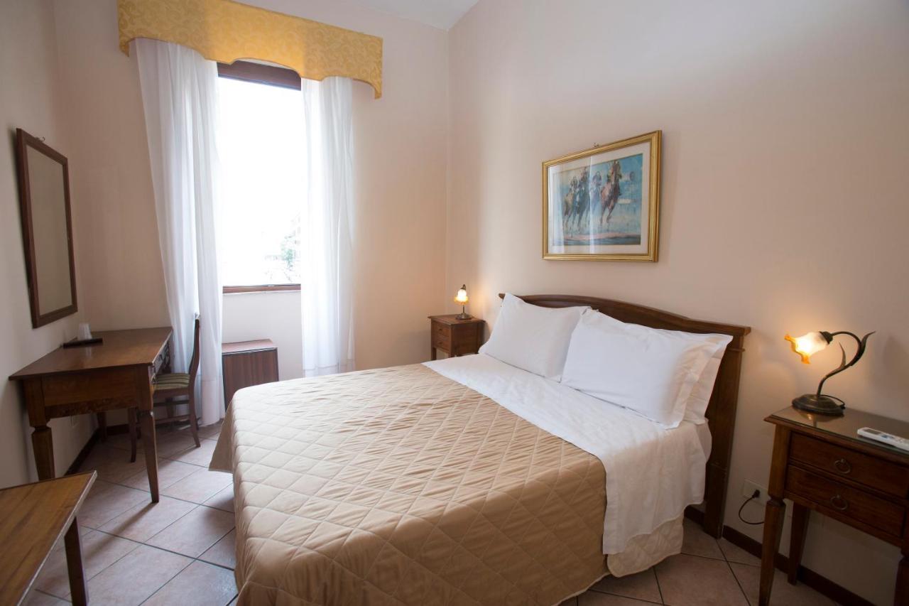 Hotel Giubileo โรม ภายนอก รูปภาพ